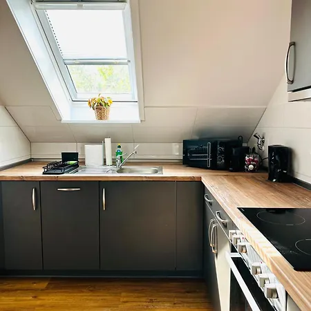 Etagen-wohnung Nahe Flughafen Hamburg * Norderstedt
